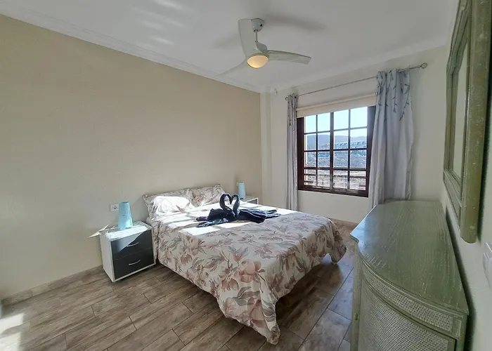 Atlantic 3 One Bedroom, Sea Front, In Complex With Pool Daire *