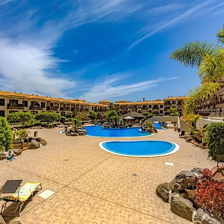Atlantic 3 One Bedroom, Sea Front, In Complex With Pool شقة طوستا ديل سيلونثيو