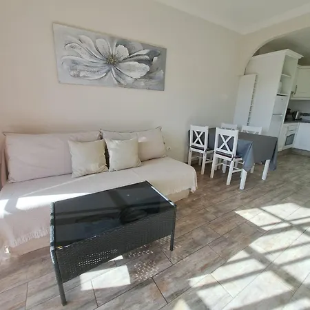 Atlantic 3 One Bedroom, Sea Front, In Complex With Pool طوستا ديل سيلونثيو