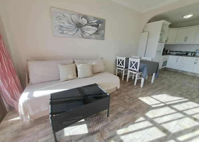 Atlantic 3 One Bedroom, Sea Front, In Complex With Pool Costa Del Silencio